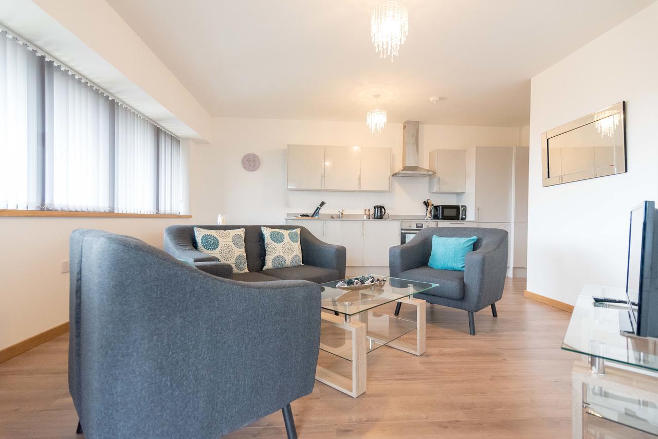 Comfortable Modern Apartment In Swindon, Free Parking Sleeps Up To 5 Luaran gambar