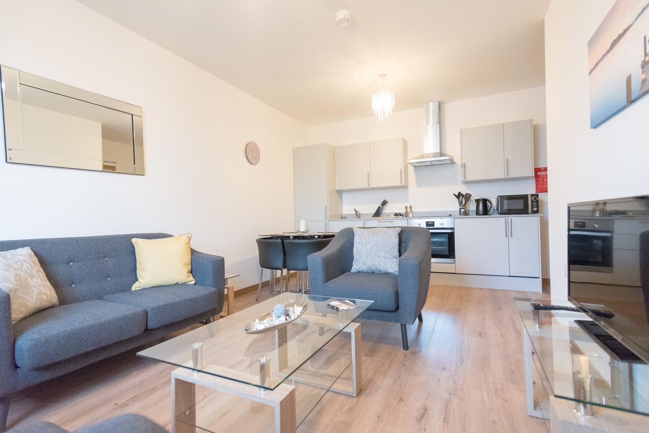 Comfortable Modern Apartment In Swindon, Free Parking Sleeps Up To 5 Luaran gambar